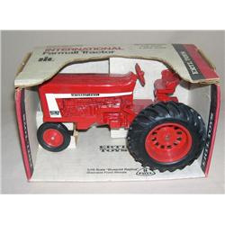 IH Custom Hydro 70 nf w/ Firestone Rear wheels