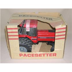 IH 5088 Style Pacesetter Decanter 1/16th Scale 