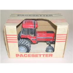 IH 5088 Style Pacesetter Decanter 1/32nd scale