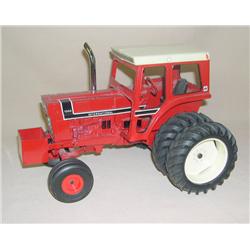 Custom IH 1066 Black Stripe w/ Duals, Cab, Rock Box, & Chrome Muffler