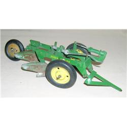 JD 2b Cylinder-crank Plow w/ rubber tail wheel
