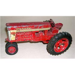 IH 560 w/ 2pt hitch, red metal rims, and belt pulley