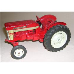 IH 340 Utility w/ 2pt Hitch & metal rims