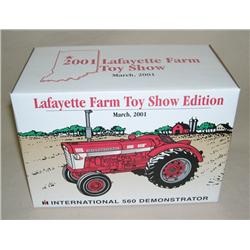 IH 560 Wheatland Demonstrator '01 Lafayette Show