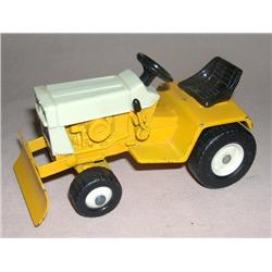 IH Cub Cadet L&G Tractor w/ Blade--129?