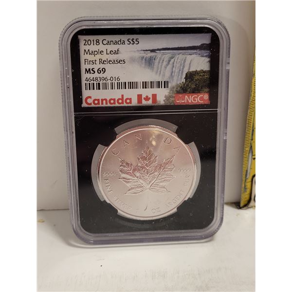 2018 SILVER $5 MAPLE LEAF PRIVY NCG MS69