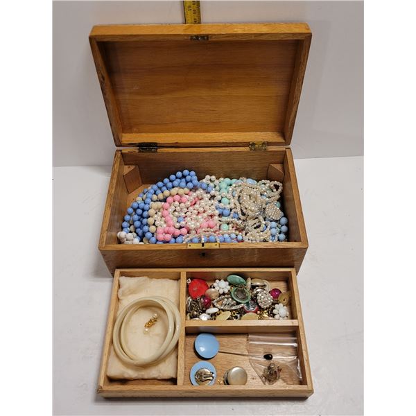 VINTAGE WOODEN JEWELLERY BOX WITH CONTENTS
