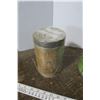 Image 3 : 3 Large Baking Soda Tins - Melrose, SunGlo, Misc.