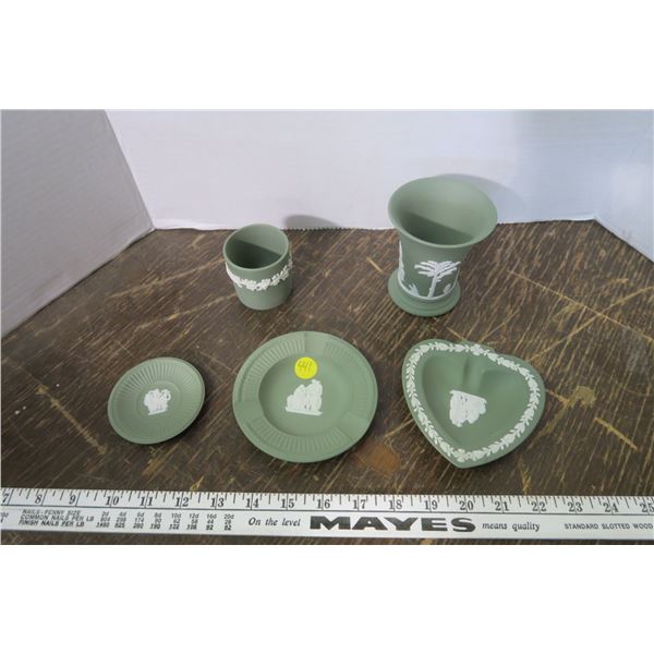 5pc. Embossed Wedge Wood Set