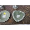 Image 5 : 5pc. Embossed Wedge Wood Set