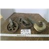 Image 1 : 3 Pulleys - 1 Has Wood Wheel