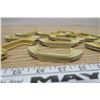 Image 3 : Off-White Retro Plastic Drawer Handles