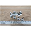 Image 1 : White Drawer Knobs