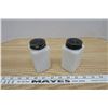 Image 3 : 2 Milk Glass Shakers