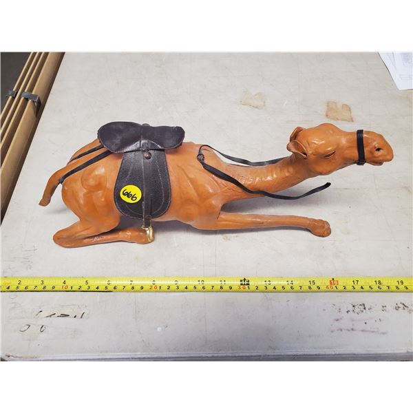 LEATHER CAMEL W/ SADDLE