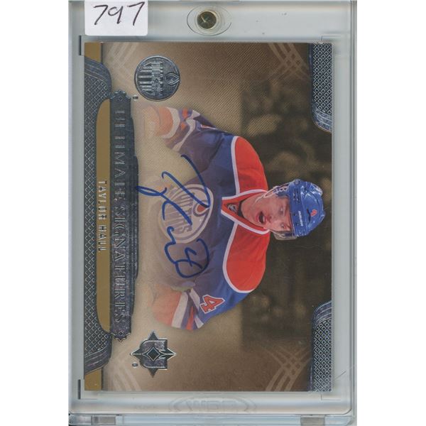 Taylor Hall 2013-14 Ultimate Signaures