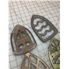Image 2 : ANTIQUE SAD IRON TRIVET LOT