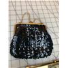 Image 2 : VINTAGE CLUTCH PURSES