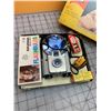 Image 2 : VINTAGE STARFLASH CAMERA AND BOX