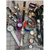 Image 2 : LOT OF VINTAGE WATCHES