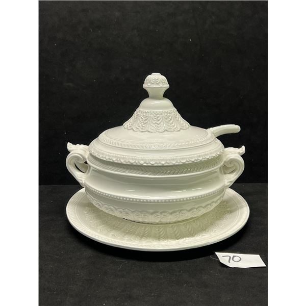 Porcelain Soup Tureen Server w/trivet & Ladle Italy Appr: 9"W 7.5"T