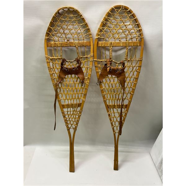 Vintage Snowshoes - Nice condition Approx: 48x13.5"
