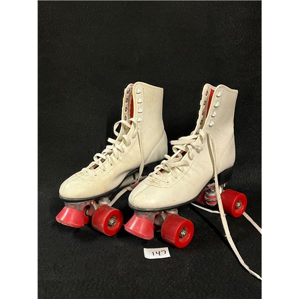 Vintage White Rollerskates Size 8