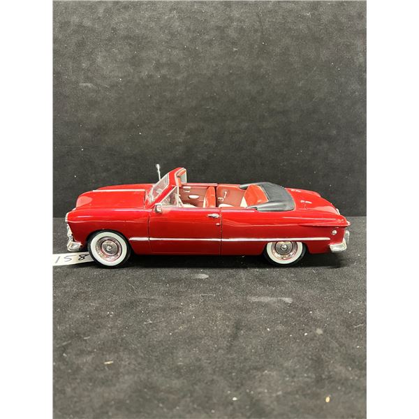 Maisto 1949 Ford Convertible Die cast Model Approx: 10.5x4" Some play wear