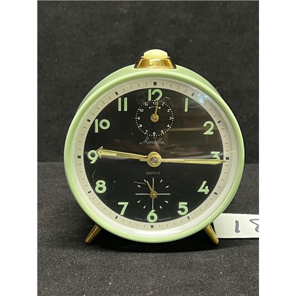 Vintage Mauthe Repeto Wind up Alarm Clock Approx: 3 3/8"W 4"T