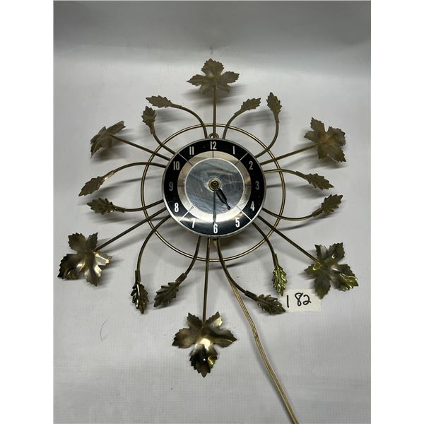 Vintage Metal Leaves Brass Tone Electric Wall Clock Approx 17.5"