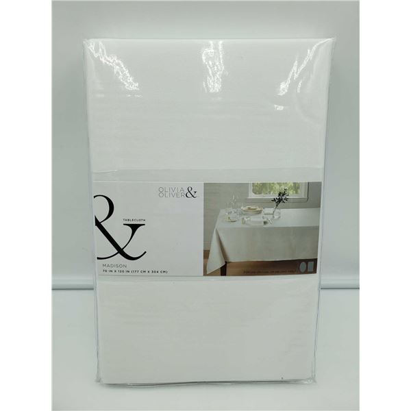 Olivia & Oliver Madison Tablecloth (70in x 120in)