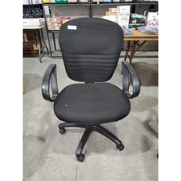Linea Italia - Office Chair on Casters - Black