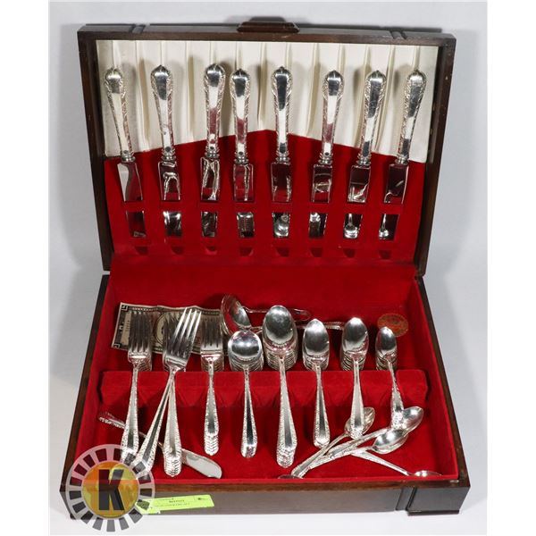 KING'S PLATE SILVERWARE SET