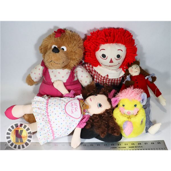 BOX OF COLLECTIBLE STUFFED ANIMALS INCLUDING
