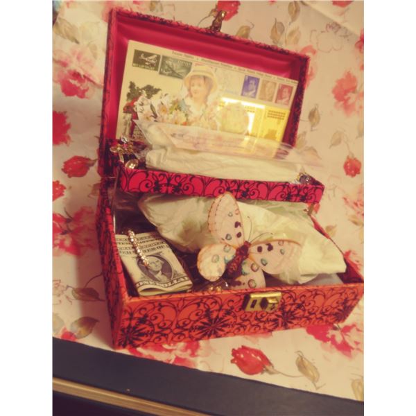 VINTAGE JEWELRY BOX FULL OF COLLECTIBLES