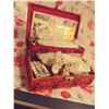 Image 1 : VINTAGE JEWELRY BOX FULL OF COLLECTIBLES