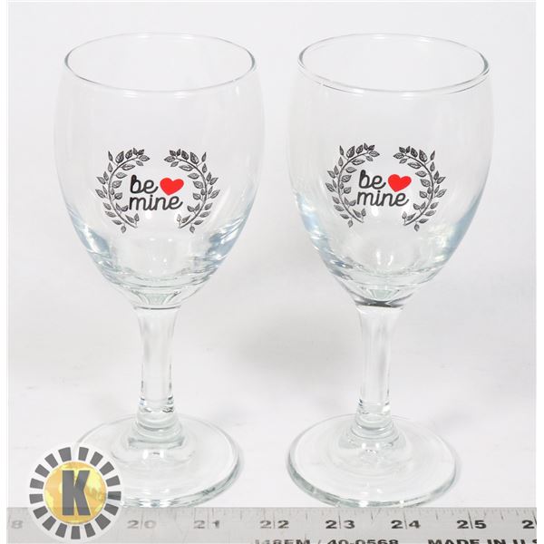 NEW COUPLES WINE GLASSES