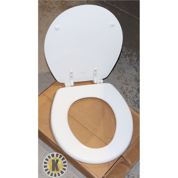 WHITE TOILET SEAT