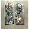 Image 1 : 2 Pairs of Camo Hunting Gloves