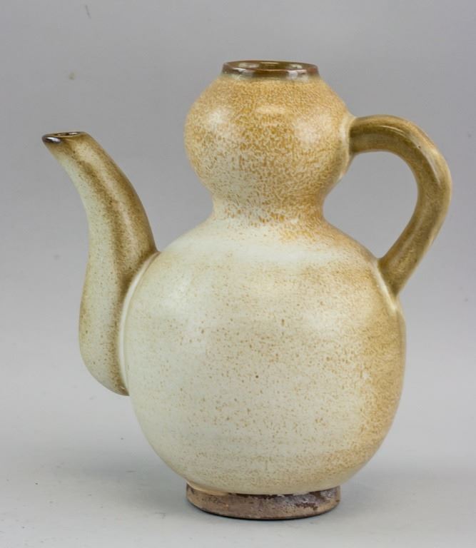 Chinese Yuan/Ming Style Porcelain Gourd Wine Pot