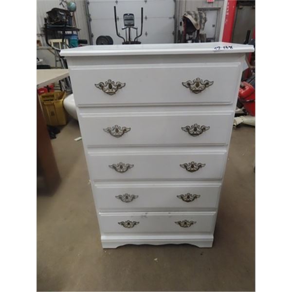 Painted 5 Drawer Dresser 45  x 28  x 16 