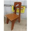 Image 3 : 2 Wooden Children's Chairs