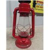 Image 3 : Coleman 335 Lantern w/ case - Glass Cracked & Barn Lantern