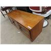 Image 2 : Oak Flat Screen TV Stand 22" x 54" x 20"