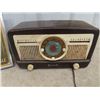 Image 2 : Jewel Wakemaster Backlight Radio & $1000 Clock 10" x 21"