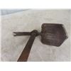 Image 2 : 1943 Canadian Military Trench Pick