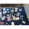 Image 5 : Approximately 100 Various Pins & Buttons