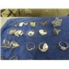 Image 5 : 52 Various Silver/Gold Tone Rings