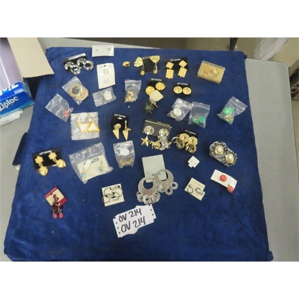 30 Pairs of Earrings