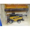 Image 2 : Ertl 1/32 Scale Die Cast New Holland CR9000 Combine, Dealer Edition with Box